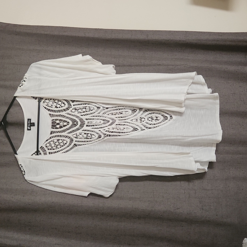 Lily White, Size M lightweight, short sleeved over shirt